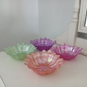 Set Of 4 Akcam Iridescent Decorative Flower Bowls